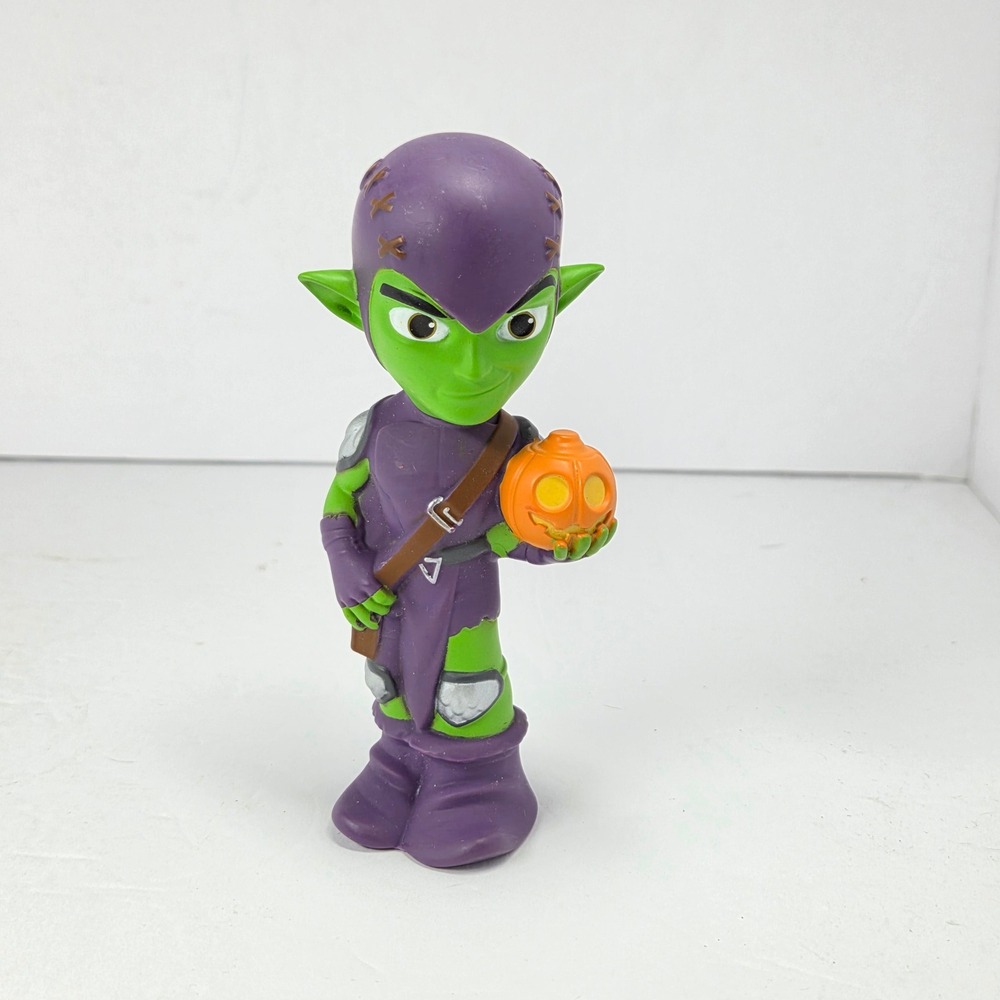 Marvel Disney Green Goblin PVC Figure Spider-Man Villain Pumpkin Bomb 4.5 Inch